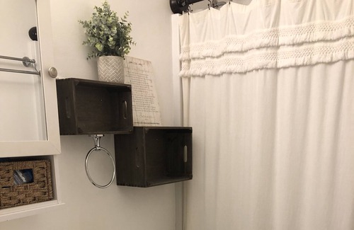 Severna Park House | Charming furnished rental for long term stays in Severna Park