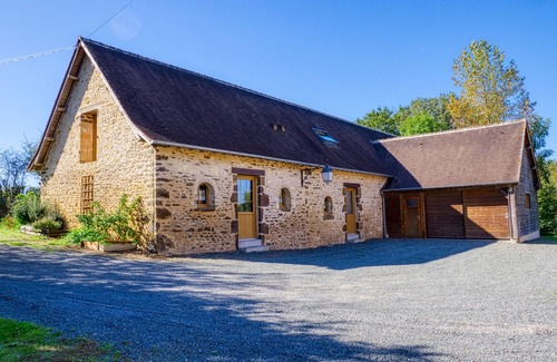 Coulans-sur-Gee House | Charming gîte - 20min Le Mans