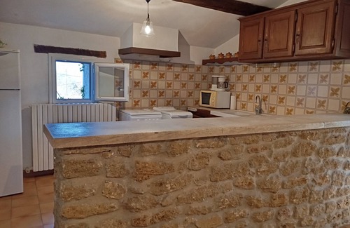 Menerbes Apartment | Charming Gîte de Champs de Lavandins, view of Mont Ventoux and Luberon