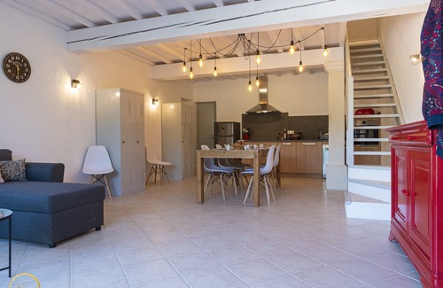 Paradou Apartment | Charming gîte with panoramic terrace and shared swimming pool - Vallée Des Baux