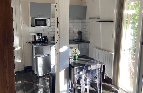 Berrias-et-Casteljau Apartment | Charming gîte in a green setting with swimming pool South Ardèche