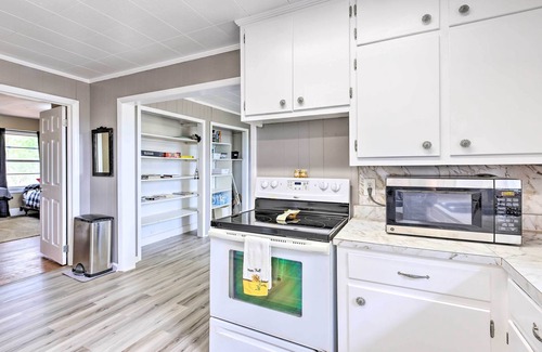 Gadsden House | Charming Gadsden Home w/Golf Course Views!
