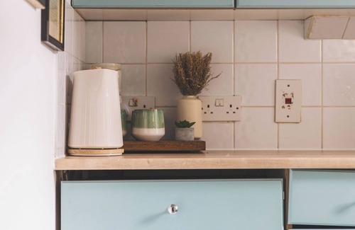 Avonmore and Brook Green Apartment | Charming Garden flat in Central London with FREE WiFi