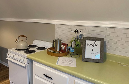 Warrenton Apartment | Charming Garden Loft within walking distance of historic downtown Warrenton