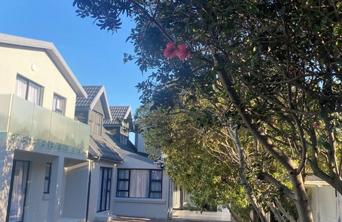 Cape Town Villa | Charming getaway:unwind and refresh
