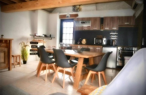 Flines-les-Mortagne Apartment | Charming gîte with air conditioning, parking and terrace near Saint-Amand-les-Eaux