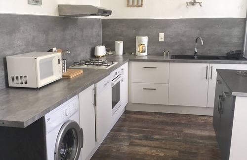 Grignols House | Charming gîte for up to 8 people with swimming pool. Chartreuse du XVII in Grignols DORDOGNE