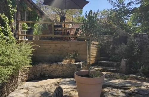 Salvagnac-Cajarc Villa | Charming gîte in Aveyron, 7 minutes by car from the river Lot.