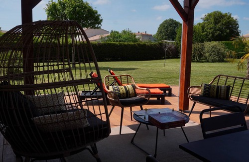 Cartelegue House | CHARMING GITE in Bordeaux country, luxury services, swimming pool, wooded park