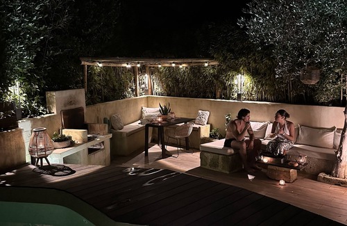 Gallician Cottage | Charming gite in the Camargue with private heated pool and jacuzzi