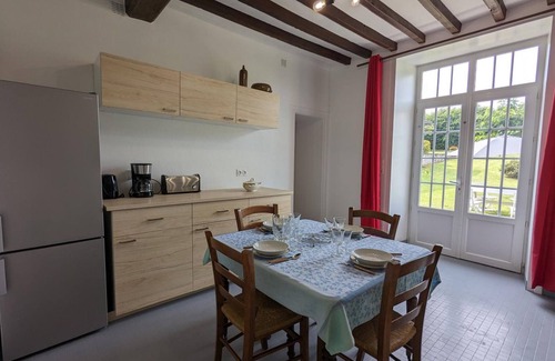 Bellon Cottage | Charming Gîte with Heated Pool, Garden, BBQ, and Baby Equipment Near Aubeterre-sur-Dronne