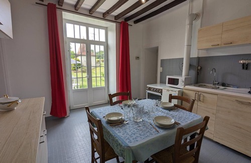 Bellon Cottage | Charming Gîte with Heated Pool, Garden, BBQ, and Baby Equipment Near Aubeterre-sur-Dronne