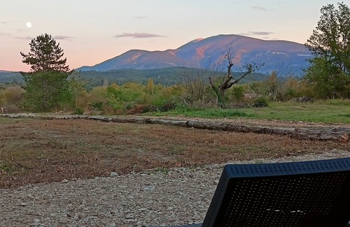 Crestet Cottage | Charming gîte with jacuzzi facing Mont Ventoux
