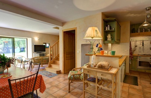 Marols Cottage | Charming Gîte with Private Yard, Fireplace, and Modern Amenities