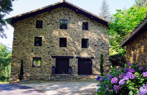 Valcarlos House | Charming gîte with SPA/Jacuzzi Lodge in the Basque Country