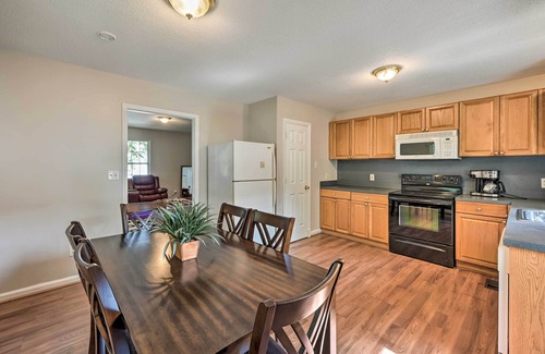 Greensboro Cottage | Charming Greensboro Getaway w/Large Backyard