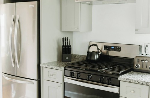 Greenwich House | Charming Greenwich Getaway - Minutes from MetroNorth Train to NYC
