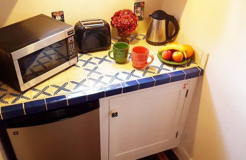 Cascade House | Charming Guesthouse for 2 by Pikes Peak with Mtn Views and 5 Star Reviews!