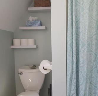 West Kingston Apartment | Charming Guest House!