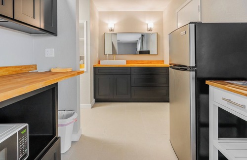 Apache Junction House | Charming Guest House with AC and WiFi in Apache Junction