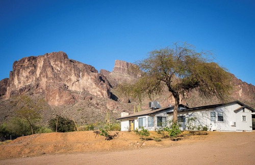 Apache Junction House | Charming Guest House with AC and WiFi in Apache Junction