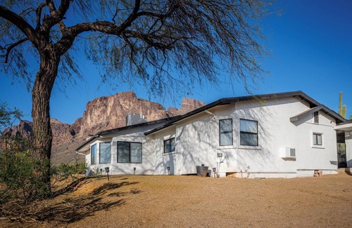 Apache Junction House | Charming Guest House with AC and WiFi in Apache Junction