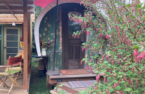 Corvallis House | Charming Gypsy Caravan in private yard near university, downtown and river park