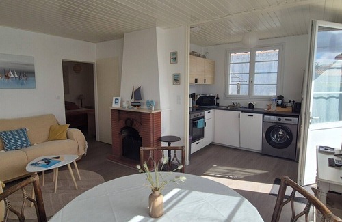 Noirmoutier-en-l'Ile House | Charming house in Le Vieil, 50m from the beach.