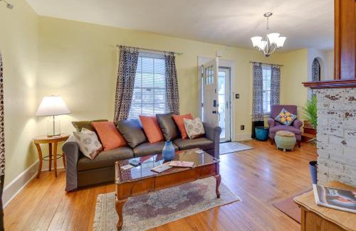 Hampton House | Charming Hampton Home about 7 Mi to Buckroe Beach!