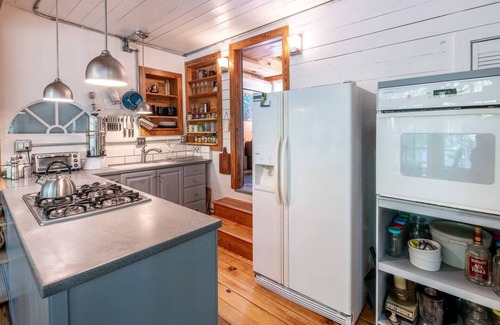 Pittsboro House | Charming Handmade Retreat — 15 mins to Chapel Hill