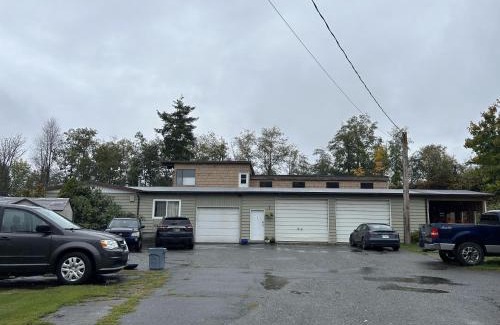 Campbell River Apartment | Charming Hidden Gem- Ocean View and Marina