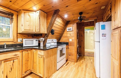 Topton House | Charming Hideaway in the Scenic Nantahala Mtns