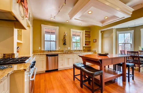 Historic District House | Charming Historic Annapolis Home With Two Off-street Parking Places!