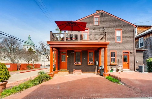 Historic District House | Charming Historic Annapolis Home With Two Off-street Parking Places!