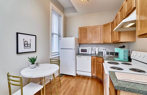 Grand Center Apartment | Charming Historic Apt near SLU - Apt C