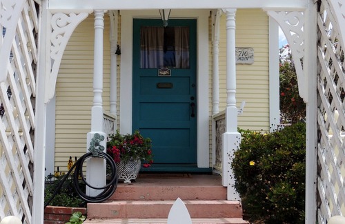 Morro Bay Cottage | Charming & Historic Beach Cottage - Oasis in the Heart of Downtown