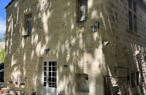 Beaucaire Cottage | Charming historic guest house & pool in heart of Provence. Arles-St-Rémy-Avignon