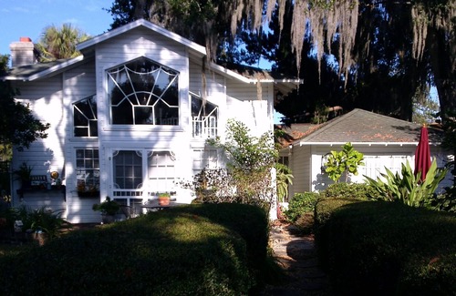 Safety Harbor Cottage | Charming, Historic Carriage House Old Florida setting on Tampa Bay