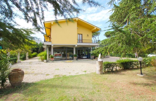 Tregozzano Villa | Charming historic villa near Arezzo, with private pool adorned with marble, centuries-old park, and