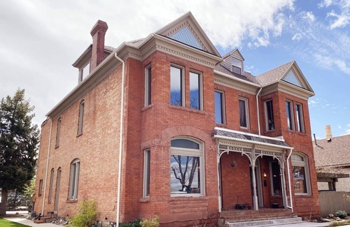 Ogden Apartment | Charming historical apartment in the heart of down town art district of Ogden