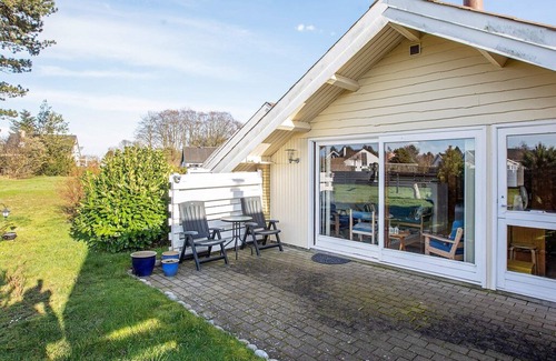 Askeby House | Charming Holiday Home in Askeby near Sea