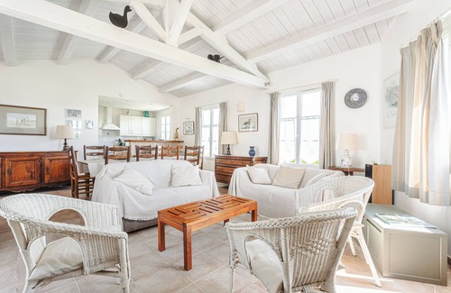 Loix House | Charming Holiday Home in Loix – Sea View, 4 Bedrooms, Terrace, Close to Beach