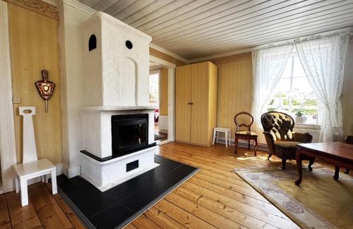 Norra Fagelas House | Charming holiday home with views of the landscape and close to Lake Vättern
