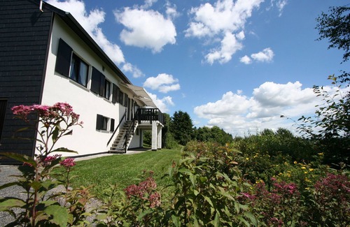 Nadrin House | Charming holiday house with sauna, tanning bed, garden, terrace and lovely view