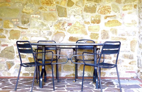 Montecarelli House | Charming holiday home in Montecarelli with pool