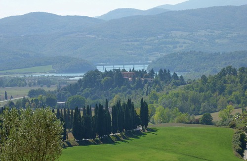 Montecarelli House | Charming holiday home in Montecarelli with pool