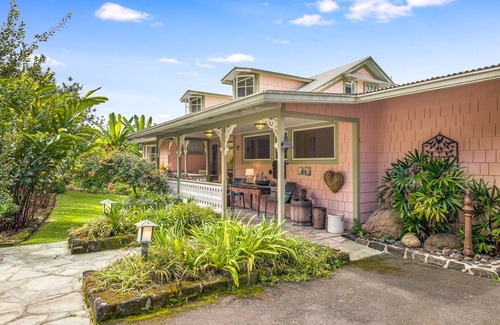 Holualoa House | Charming Holualoa Ranching-Era Estate near Kailua and Keauhou. Away from it all!
