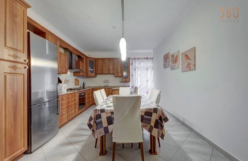 Il-Qajjenza Apartment | Charming home Apt with private balcony in B'Bugia