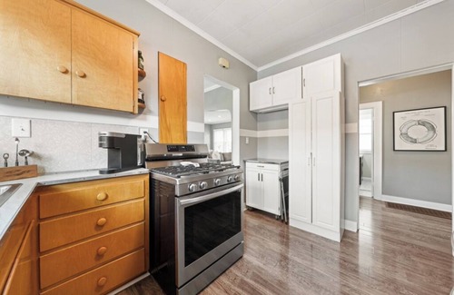 Port Clinton House | Charming Home Close to Jet Express & Downtown!