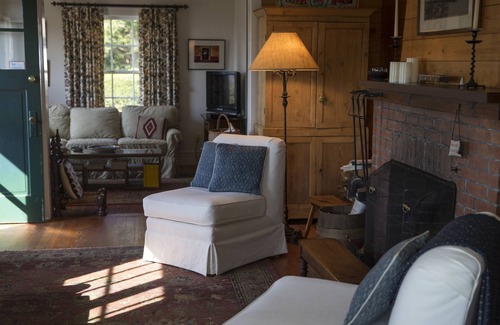Charlotte House | Charming Home in Charlotte,Vermont Overlooking Lake Champlain